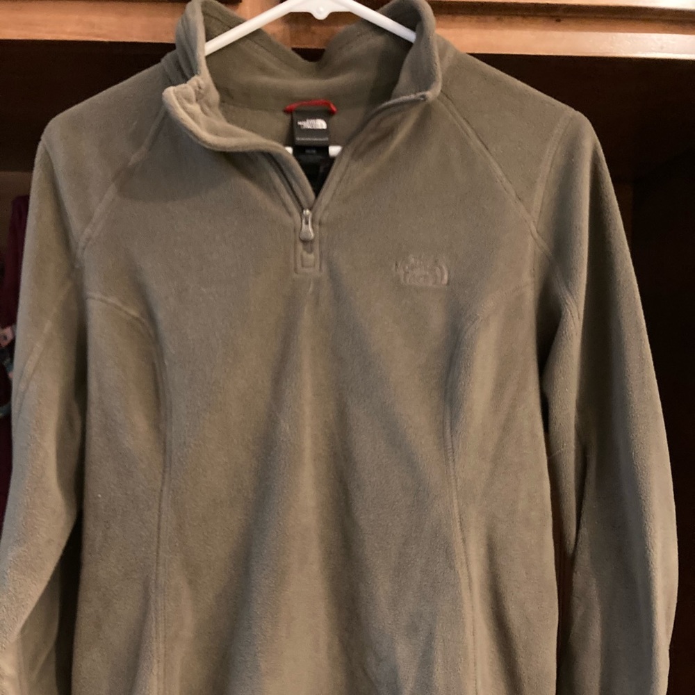 North Face Women’s Pullover